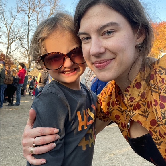 Meet your Posher, Ally - Picture 1 of 12